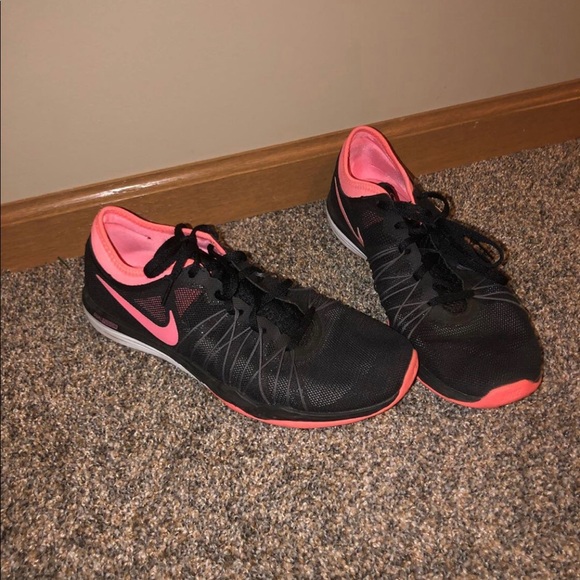 Nike Shoes - Picture 1 of 2